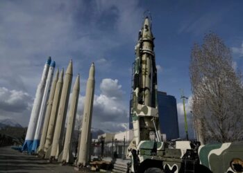 Irán establece nuevas reglas para navegar por el Estrecho de Ormuz