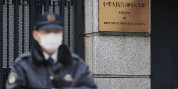 Japón ofrece disculpas a China tras el polémico allanamiento de un soldado a su embajada