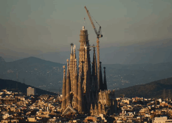 La Sagrada Familia se convierte en la iglesia más alta del mundo con 172,5 metros