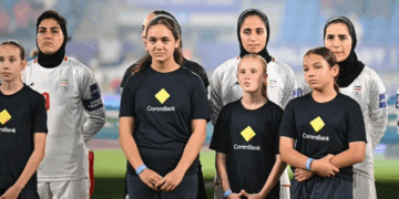 #VIDEO "La selección femenina de Irán se niega a cantar el himno antes de su debut en la Copa Asiática"