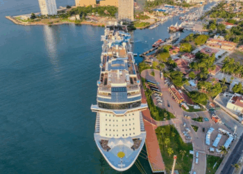 Mazatlán recibe a miles de turistas con la llegada de cruceros internacionales