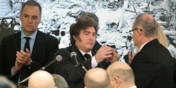 Milei vincula el atentado de 1992 en Argentina con el régimen de Irán