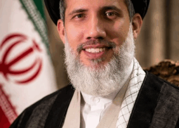 "Multitudes en Irán respaldan al nuevo Ayatolá"