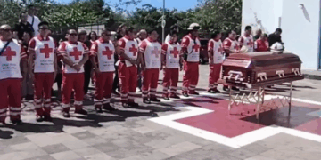 Despiden a paramédica de Cruz Roja en Playa del Carmen tras trágico accidente en carretera