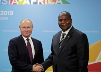 Putin se reúne con el presidente de República Centroafricana para fortalecer cooperación
