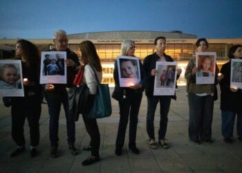 Trump afirma que Estados Unidos ya domina el paso estratégico por el estrecho de Ormuz