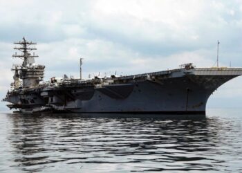 Un histórico portaviones de EU llega a Panamá tras cinco décadas de ausencia