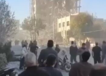 #VIDEO: "Ataque aéreo destruye el edificio de la Asamblea de Expertos en Irán"