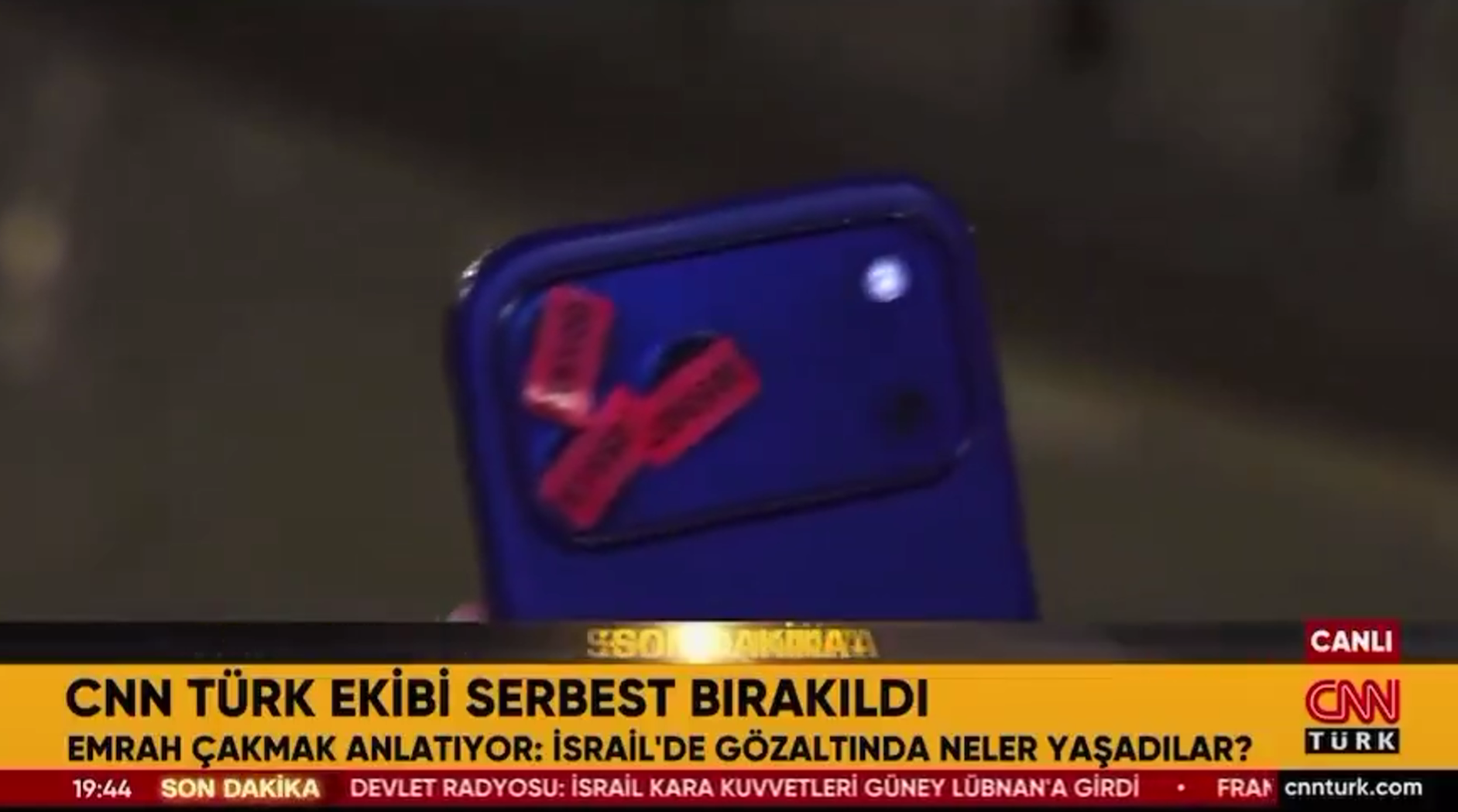 #VIDEO Fuerzas de seguridad israelíes sensuran con cinta cámaras de equipo turco de la TV CNN (1)