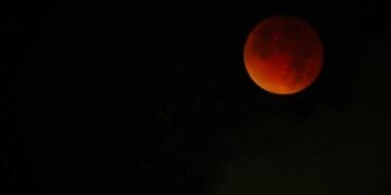 Luna Roja en Chetumal reúne a más de 300 personas en la Megaescultura