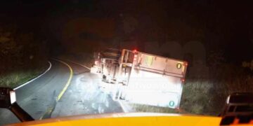 Accidentes carreteros en José María Morelos: patrulla de la Guardia Nacional también se ve involucrada