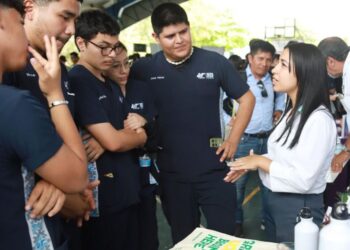 Feria del Empleo y Estadías de UT Cancún BIS conecta a jóvenes con empresas