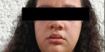 Intento de homicidio en marcha del 8M: vinculan a proceso a mujer acusada de prender fuego a policías en Campeche