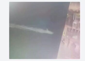 Dron marítimo impacta petrolero cerca de Irak