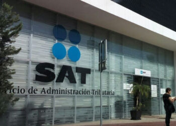 SAT endurece reglas: abogados y contadores pueden recibir multas millonarias si no reportan ‘actividades vulnerables