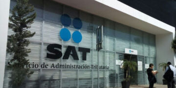 SAT endurece reglas: abogados y contadores pueden recibir multas millonarias si no reportan ‘actividades vulnerables