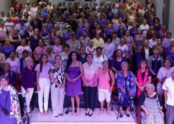 Taller para mujeres adultas mayores fortalece autoestima y bienestar en Cancún