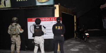 Rescatan a 39 mujeres explotadas sexualmente en bar de Cancún durante cateo
