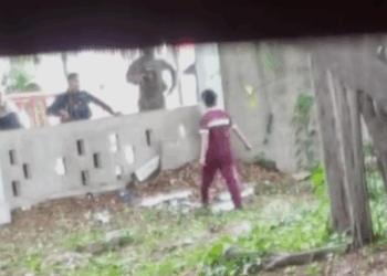 #VIDEO: ¡Pánico en secundaria de Cancún! Marina y Policía aseguran a joven armado en la Región 94