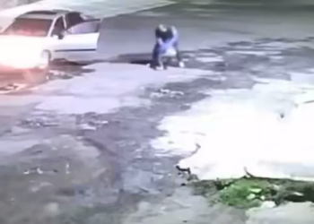 #VIDEO: Cámaras captan el abandono de un niño de 5 años en Tlalpan; el padre dice que "estaba jugando"