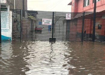Caos por el clima: Fuerte lluvia provoca inundaciones en diversas zonas de Chalco