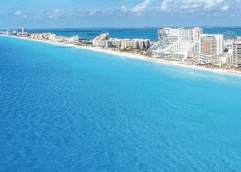 Hoteleros de Cancún restringen acceso de residentes a 11 playas públicas