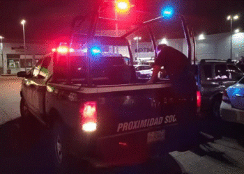 Capturan a ladrón de propinas en plaza de Cancún
