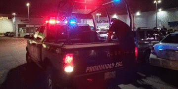 Capturan a ladrón de propinas en plaza de Cancún