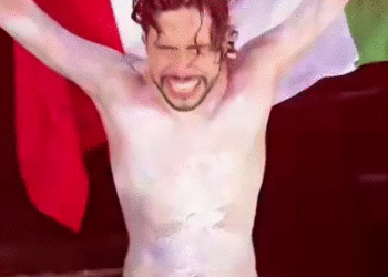 David Olvera completa épica travesía de 80 km entre Cozumel y Cancún