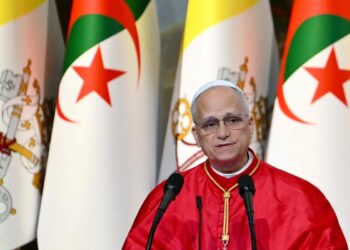 El Papa León XIV defiende su misión de paz frente a las críticas de Donald Trump