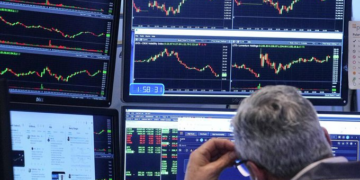 "El precio del Brent cae tras la apertura del Estrecho de Ormuz"