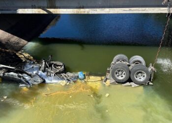 Emergencia en Sonora: Volcadura de pipa con químicos afecta el suministro de agua y el tránsito