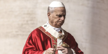 "En plena gira africana y tras ataques de Trump, el Papa León XIV denuncia a ‘tiranos’ que manipulan la religión"