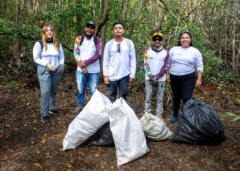 Estefanía Mercado impulsa el cuidado ambiental en Punta Esmeralda