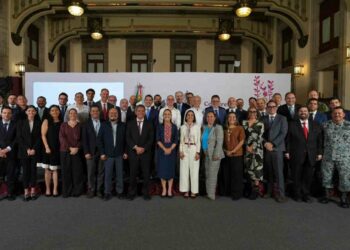 Gobierno Federal logra reducir el precio del diésel a 27 pesos por litro en todo México
