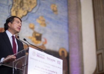 Mario Delgado convoca a transformar la educación secundaria en México