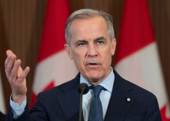 Mark Carney suspende el impuesto al combustible ante la crisis energética global