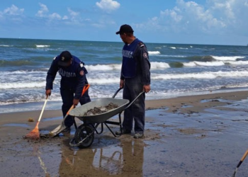 "Morena analiza pedir cuentas a Pemex ante grave derrame en el Golfo de México"