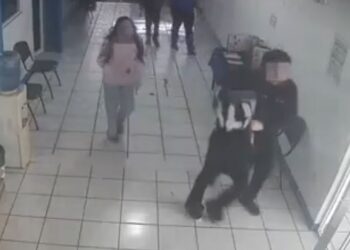 "Nuevo video muestra cómo estudiantes detuvieron al menor de edad que ataco a sus maestras con un R-15"