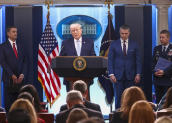 #VIDEO: "Trump amenaza a la prensa tras filtración sobre el piloto rescatado en Irán"