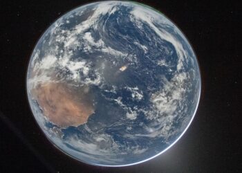De Artemis II para el mundo: Las increíbles fotos de la Tierra captadas desde el espacio