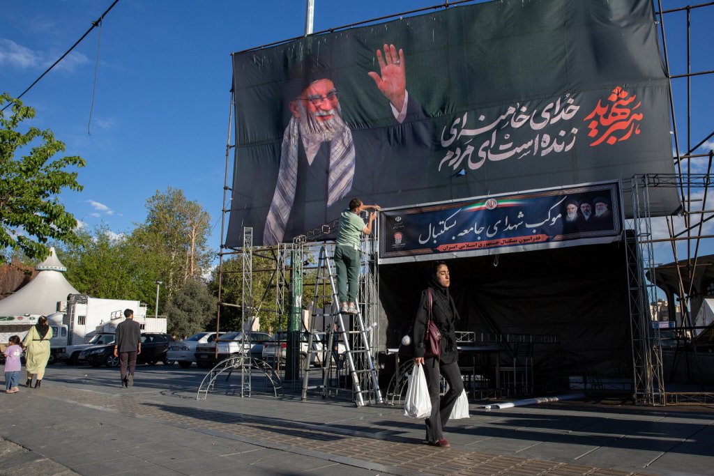 Cerca del plazo de Trump, Irán y EE. UU. mezclan amenazas con indicios de un acuerdo