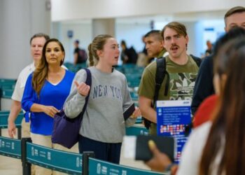 Con 40 e-gates y más filtros, Cancún moderniza su control migratorio para el turismo: Mara Lezama