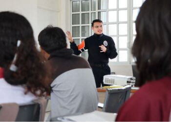 🎓 Prevención en escuelas de Playa del Carmen: refuerzan acciones contra riesgos 🚔