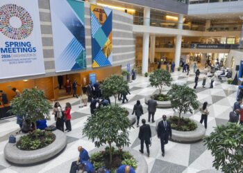 El FMI y el BM se reúnen en plena incertidumbre por el cierre del estrecho de Ormuz