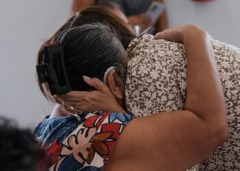 Entregan Mara y Verónica Lezama 31 aparatos auditivos a 16 beneficiarios para mejorar la calidad de vida e inclusión