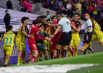 Castigo a Helinho sacude la Liga MX tras agresión a Zendejas