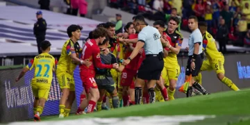 Castigo a Helinho sacude la Liga MX tras agresión a Zendejas