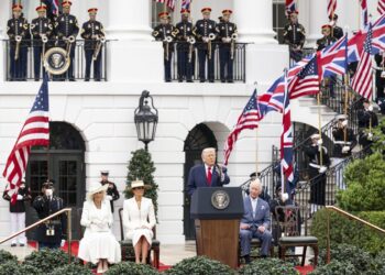 Los británicos son nuestros “amigos más cercanos”, dice Trump al recibir a Carlos III