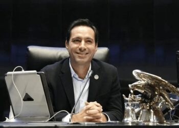Mauricio Vila Dosal volverá al Senado tras ocho meses de licencia